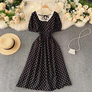 Vintage zwart / rood / wit polka dot jurk vrouwen elegante vierkante kraag korte bladerdeeg mouw hoge taille casual vestidos 2021 nieuwe zomer y0603