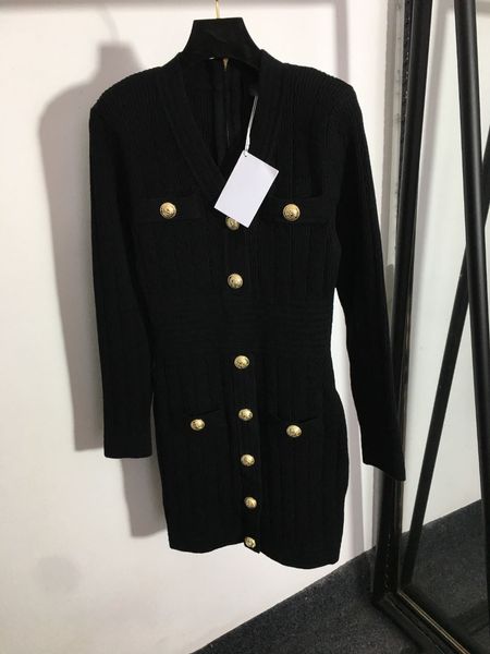 Vintage noir/blanc/prune/kaki col en V tricot femmes robe concepteur boutons en métal manches longues robe de piste moulante robes de gala 112301