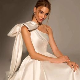 Robe De mariée Vintage en Satin avec nœud, asymétrique épaule dénudée, ligne a, avec traîne, princesse, nouvelle mode, 2024