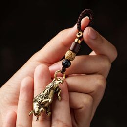 Vintage Brass Zodiac Animal Bull Lonyard Keychain Pendentids Handmade Woven Com Car Key Chains Pentures bijoux Cortes de mode Fashion