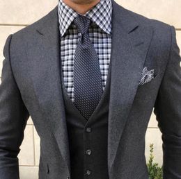 Lana 2019 esmoquin de boda Vintage gris oscuro Tweed lana espiga para hombre traje de negocios chaqueta + Pantalones + chaleco trajes de hombre primavera novio