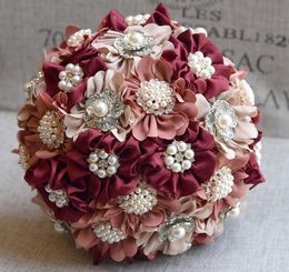 Vintage Bourgondië Parels Bruiloft Boeketten 2020 Crystal Beaded Flowers for Bride Wedding Party Gratis verzending Goedkope Designer Silk Satin