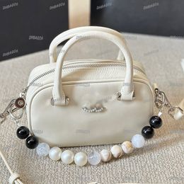 Diseñador de cuero de piel de ternera Vintage extraíble Bolsa de perla grande Bag Mujeres Cosméticos Pequeño Decoración de diamantes Bag Hardware Portable Hardware