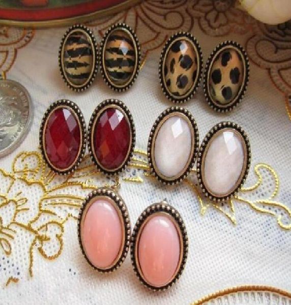 Vintage Cameo Stud Ellipse Leopard Red Blue Whit Whit Diamond Parring Mix Colors Aleatamente 20 Pares 40pcs3265878