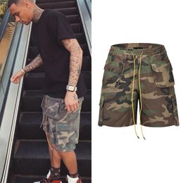 Camouflage de camouflage Vint Shorts pour hommes en trois dimensions de la couture de poche courte Hip Hop Streetwear All-Match Casual Short 240426