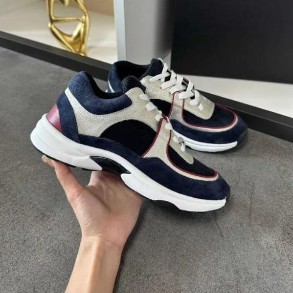 Chaussures de sport vintage Marque de luxe Chaussures de course Femmes Plateforme Chaussures de voyage Baskets en peau de vache Mode Dame Lettres Plat Hommes Cuir Designer Formateurs