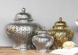 Vintage Ceramics Hollow Out General Jar Candy Jar Storage Tank Gold Silver Art Vase Decorative Vase Home Room Decor Craft Weddin2912883