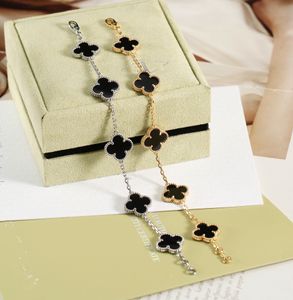 Pulseras con dijes vintage Cobre con chapado en oro de 18 quilates Cerámica blanca Diseñador de la marca Pulsera de flores de trébol de cuatro hojas para mujeres con caja de regalo de fiesta