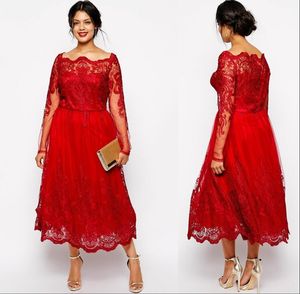 Vintage goedkope rode moeder van de bruid jurken uit schouder lange mouwen kanten appliques thee lengte plus size feestjurk bruiloft jurken 403