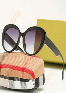 Vintage Check Cateye Frame Sunglasses Femmes Luxury Frame de soleil verres de soleil Shades Femelle Brand de mode Designer Clear 4090487