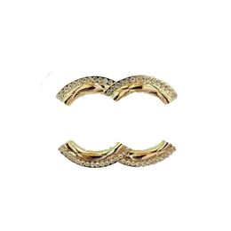 Vintage Copie Femmes Pins Designer Broches Marque Timbre Vêtements Bijoux En Cristal De Mode Perle Plaqué Or 18K Hommes Double Lettre Chandail Costume Apporté Broche