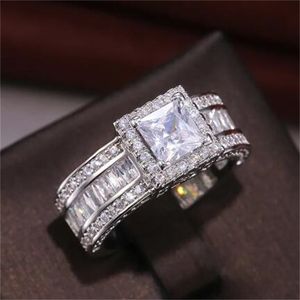 Vintage Court Mens Ring Silver Princess Cut Cz Stone Engagement Bands de mariage Bands pour femmes Bijoux Gift