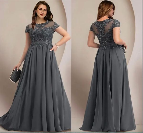 Vintage gris oscuro Madre de la novia vestidos Sheer cuello apliques manga casquillo una línea más tamaño vestidos de fiesta de noche por encargo