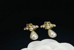 Orecchini pendenti con ciondolo a forma di ape vintage, eleganti lettere di perle, orecchini a bottone, per donna, festa, anniversario di matrimonio, regalo con 6967095