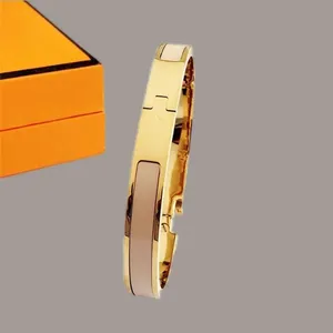 Vintage Designer Bracelet Cuff roestvrij staal vergulde gouden armband Vrouw Popular Buckle Letters armbanden voor vrouwen trendy ornament ZH216 B4