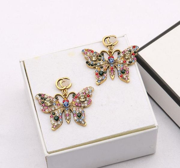 Vintage Designers Couleurs Cristal Strass Lettre Boucles D'oreilles De Haute Qualité Géométrique Papillon 18K Plaqué Or Boucle D'oreille De Mariage Bijoux Accessoires