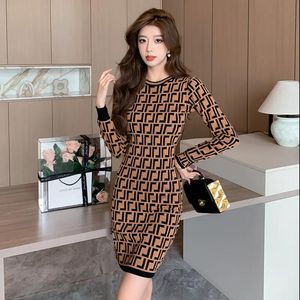 Vestido de tubo de punto Jacquard elegante Vintage para mujer 2024 Primavera Verano F moda coreana para mujer Vestido ajustado de manga corta con cuello redondo para mujer