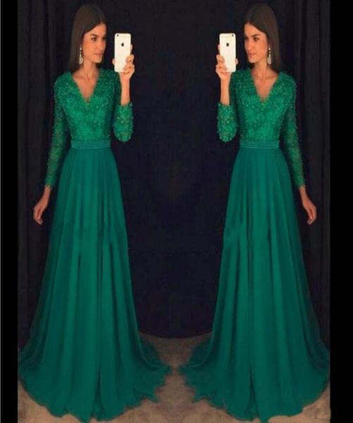 Vintage Emerald Green Murffon Robes de soirée avec manches longues Sexy V Neck Prom Robe Beded Evening Wear Form Farty Robe Vestid8290132