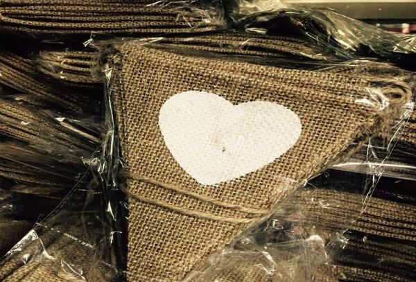 Tissu vintage Hesse Bunting Banner de jute rustique Shabby Mariage de mariage décor anniversaire blanc Love Heart S18509894