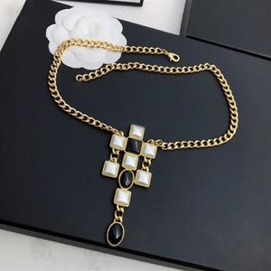 Bijoux Vintage à la mode pour femmes, chaîne de pull de luxe de fête européenne, Long collier de perles noires et blanches, cadeaux de timbre C, Chains259T