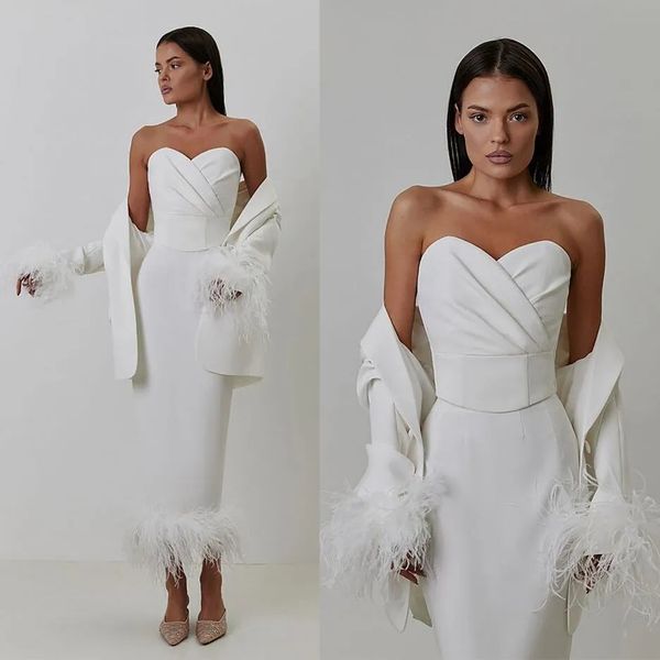 Vestidos de novia de tubo de plumas vintage con chaqueta Hasta el tobillo 2 piezas Vestidos de novia formales de satén marfil Pliegues Cuello de novia Vestido de recepción elegante simple