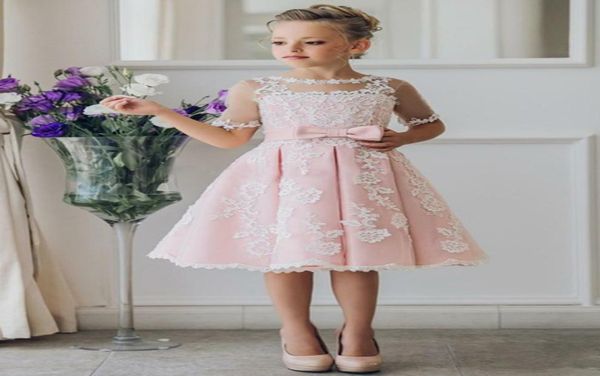 Vestidos de niña de flores vintage para bodas Blush Pink Princess Tutu Vestidos para desfile de niñas Apliques Arco de encaje Niños Primera comunión Go3753191