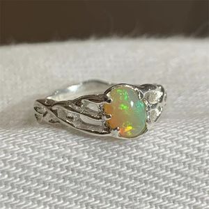 Vintage Franse Opaal Stone Ring 925 Sterling Silver Dames Niche Design Exquisite Temperament Wijsvinger Mode-sieraden