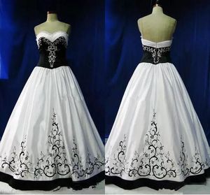 Vintage Gothique Pays Robes De Mariée Noir Et Blanc Broderie Perles Chérie Robes De Mariée Robes De Novia Plus La Taille