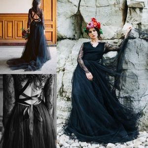 Robes de mariée gothiques vintage avec manches longues 2021 dentelle noire tulle bretelles croisées bohème pays robes de mariée vestido de novia