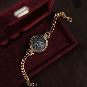 Griechisches Vintage-Armband mit antiken Glücksmünzen, exquisit gefertigtes altes kubanisches Kunsthandwerk, modisches und lichtechtes Armband