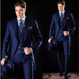 Vintage Groom Tuxedos Royal Blue Tailcoat Mens Costume formel Party Wear Grooms hommes Dress249Q