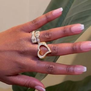 Vintage Hip Hop Hollow Heart Rings for Women Men Iced Finger Ring Fine Quality 18K Gold Bling CZ Cubic Zirconia Sieraden Valentijngeschenken
