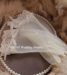 Vintage ivoire taille longueur gants de mariée doigts complets gants de mariage transparents Bowknot perles dentelle gants de mariée strass mariée Ha4920218