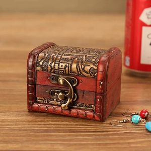 Caja de joyería vintage de madera hecha a mano con mini cerradura de metal para almacenar joyas tesoros anillos de perlas Organizador de almacenamiento de almacenamiento