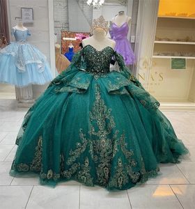 Vintage à manches longues Green Quinceanera Robes Robe de fête d'anniversaire Ball Lace Up Plus taille de graduation Robe de bal de 15