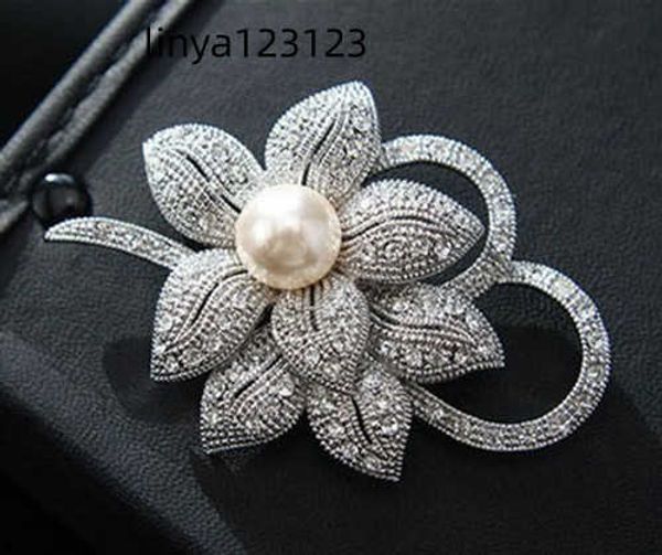 Broche de Bouquet de mariage, Look Vintage, or blanc, strass clairs, cristal, diamant crème, perle centrale, fleur et nœud