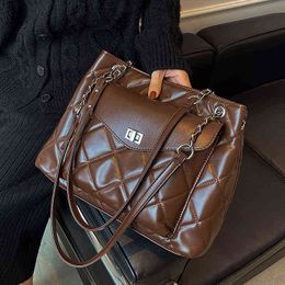Сумка Vintage Luxury Designer Большая сумка через плечо из искусственной кожи для женщин Хит 2022 года Тенденции Брендовая цепочка Сплошной цвет Стеганая сумка на плечо 220416