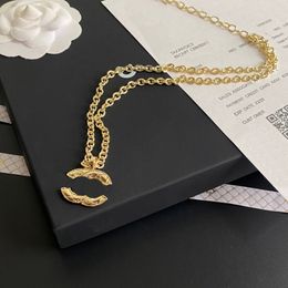 Vintage luxe plaqué or pendentif colliers charme femmes bijoux collier avec boîte boutique bijoux longue chaîne conçue pour les femmes romantique amour cadeau collier