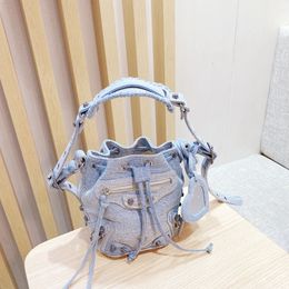 Vintage Medieval Cowboy Locomotive Bag Women Rivet Drawstring Bucket Bag volwassen TOTE TOES ONDERWARM Crossbody Crossbody Chest Tas