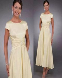 Vintage bescheiden moeder van de bruid jurk juweel nek korte mouwen een lijntheellengte licht gele chiffon elegante avond formeel DR1469183