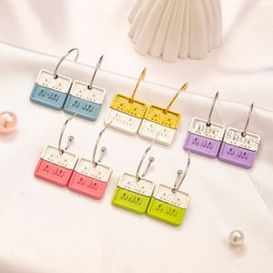 Vintage monogram mode -stijl zwart -witte stud oorbellen fantasie oorbellen acryl hiphop stijl overdreven vrouwen modestudier oorbellen