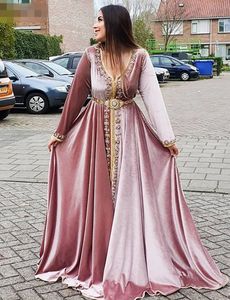 Vintage Marocain Caftans Rose Robes De Bal Col En V À Manches Longues Robe De Soirée Avec Perles Velours A-ligne Robe De Soirée Robe De Soirée 2020