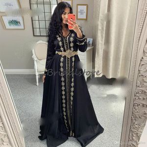 Vintage Morrocan Caftan Avondjurken met lange mouwen Elegante een lijn Zwart Moslim Prom Dress 2021 Sexy V-hals Volledige lengte Formele jurk