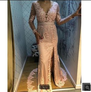 Vintage Mother of the Bride Robes V Neck manche à manches longues Blush Pink Satin Dentelle Appliques Crystal perles sirène Sirène Mariage Glows Growns Zipper Back Sweep Train 403