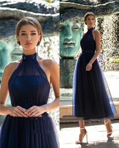 Vintage Navy Blue Gestippelde Tule Prom Jurken Hoge Hals Applique Floral Pearls Enkel Lengte Formele Avond Feestjurken Tiered Rok