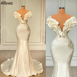 Vintage fuera del hombro Sirena Vestidos de novia Impresionantes perlas Con cuentas Volantes Elegantes vestidos de novia de satén Tallas grandes Árabe Dubai Novias Segundo vestido de recepción CL1185