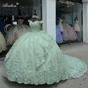 Vintage Off Shoulder Mouwen Ball Jurk Quinceanera jurken kralen parels Appliques kant met 3D Flowers prom avondfeestje Pageant -jurkenjurken jurk