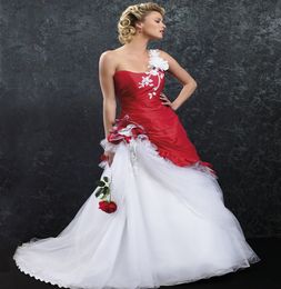 Vintage één schouder gotische trouwjurken rode en witte vloer lengte een lijn geplooide land bruids met bloemen Vestio de Novias bruid robe soirée mariage