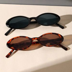 Gafas de sol ovalas vintage Men Designador de marca de lujo Pequeñas gafas de sol de la moda retro Oculus 240326