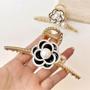 Vintage Pearl Hair Claw Clamp For Women Girl Camellia Flower Handgemaakte Fashion Grace Ponytail Claw Clip Ornament Accessori